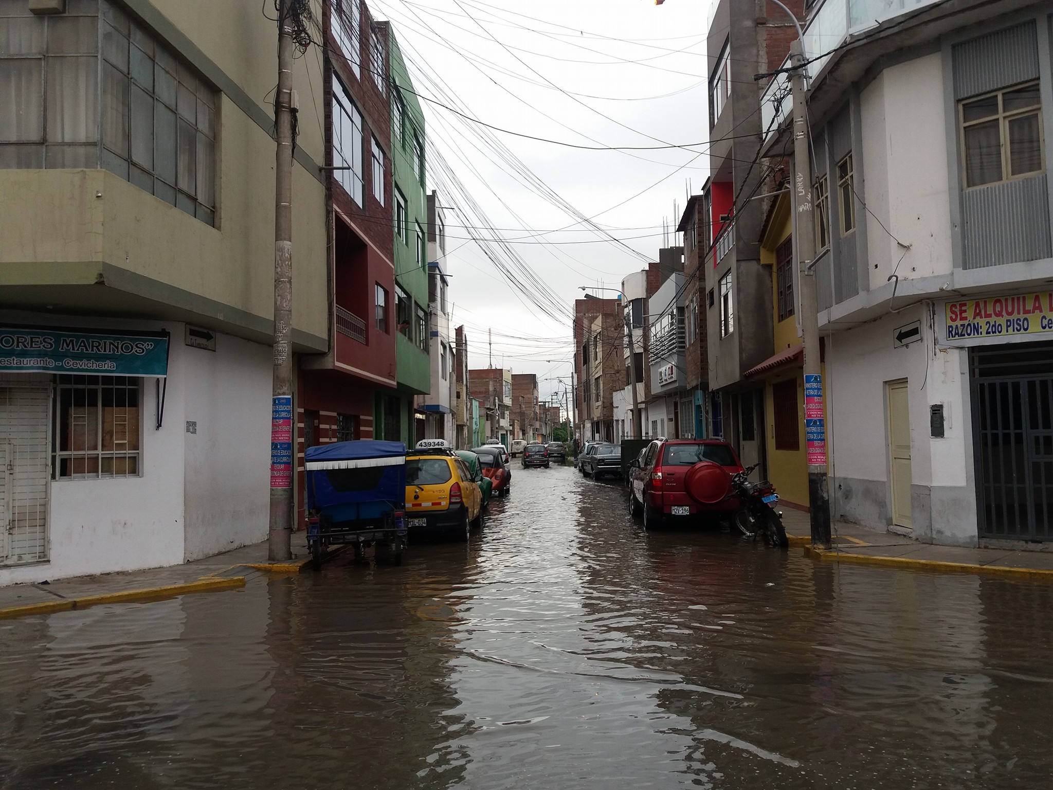 Negocios y viviendas han sido afectadas por las lluvias.
